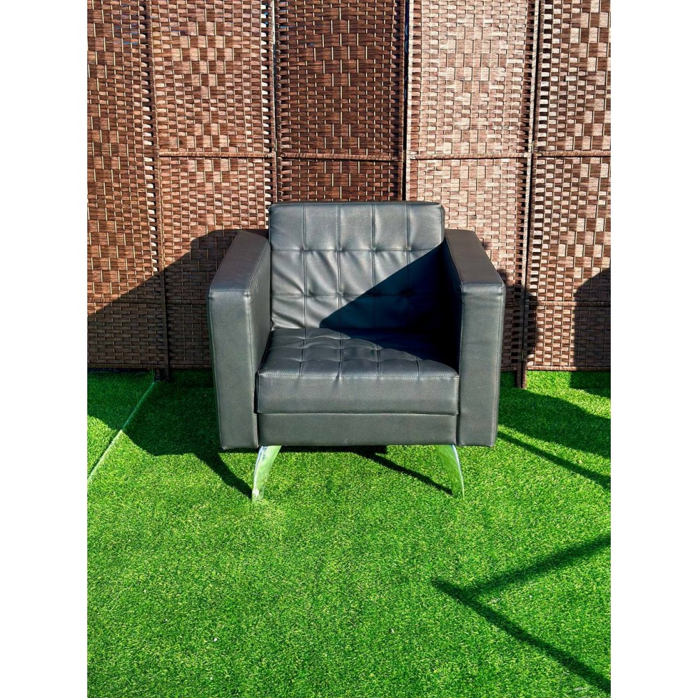 Кресло черное