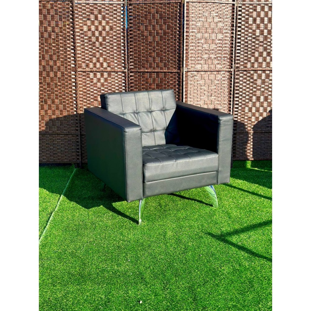 Кресло черное