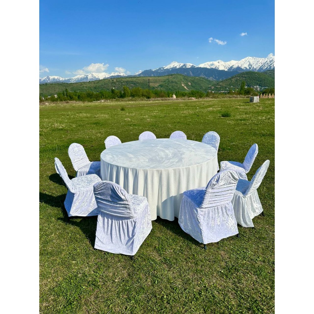 Комплект: круглый стол со скатертью и стулья с чехлами на 10 персон