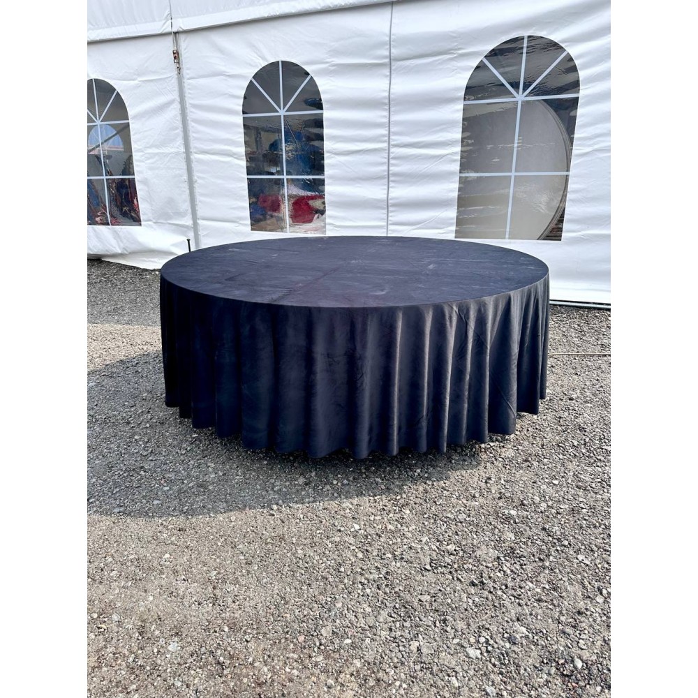 Стол круглый 200см с черной скатертью 3,4м